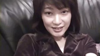 Phụ nữ vui vẻ sec kg che với Nicky